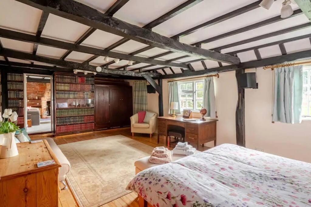 Cozy One-Bedroom Cottage In Great Tey Ngoại thất bức ảnh