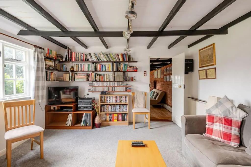 Cozy One-Bedroom Cottage In Great Tey Ngoại thất bức ảnh